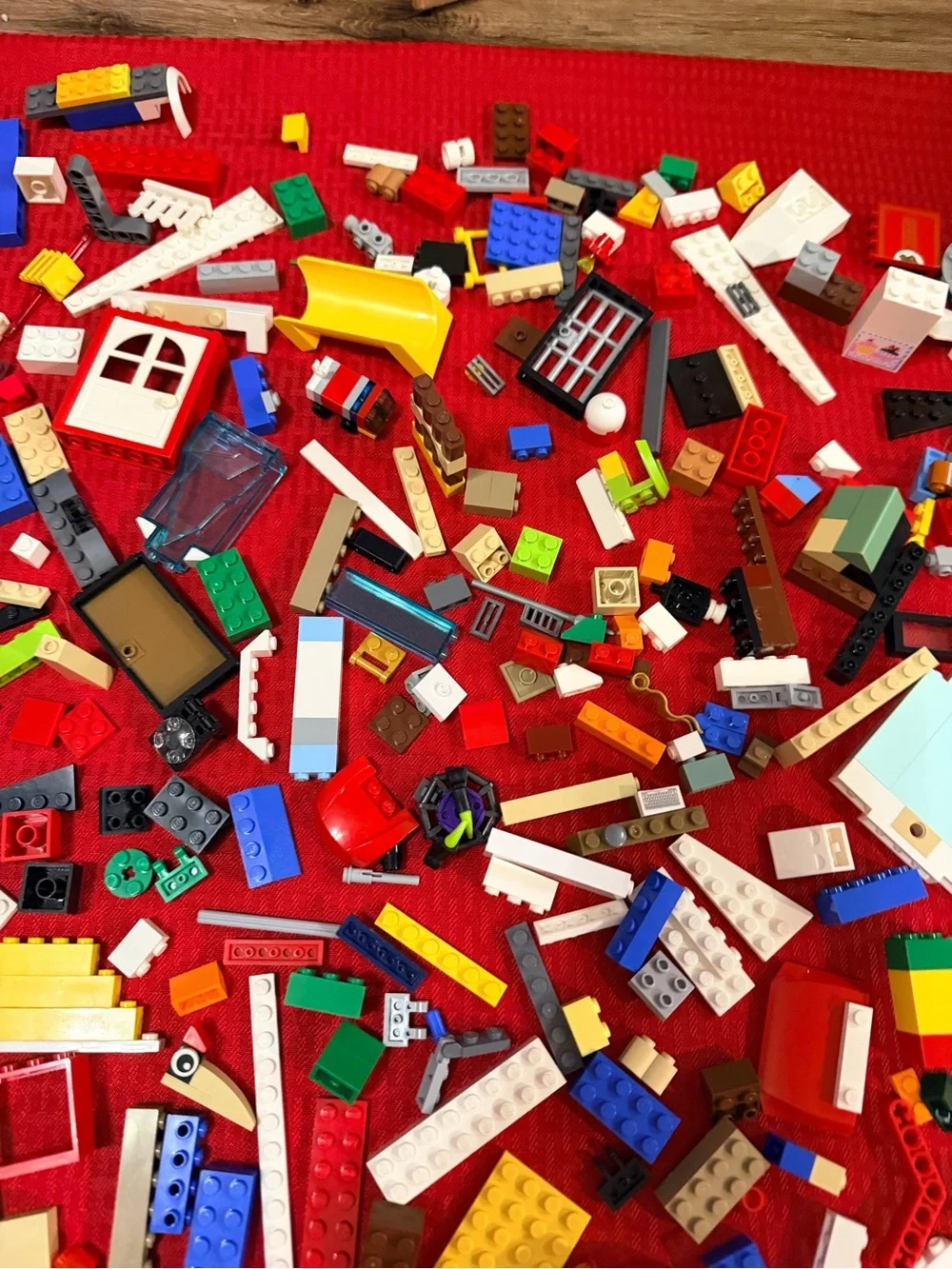 Lego mixed lot vintage pieces w minifigures